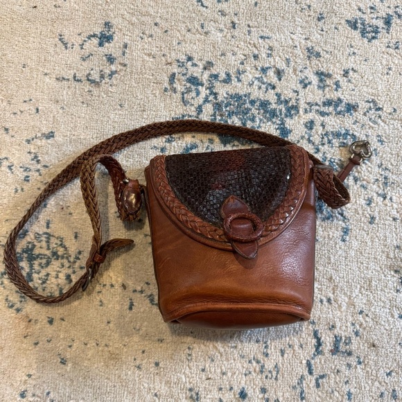 Brighton Brown Leather Woven Strap Ring Buckle Flap Closure Crossbody Bag - Picture 2 of 9